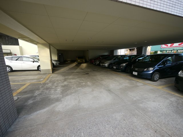 ベルメゾン平尾山荘通り　平尾小学校区の駐車場|ベルメゾン平尾山荘通り