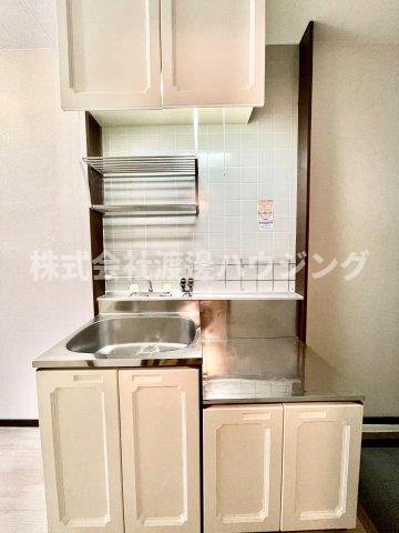 ヴィラージュみのお A棟のキッチン