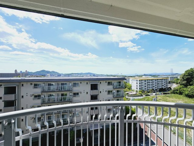 名谷25団地102号棟の展望|■明石海峡大橋から横尾山(六甲山系)を見渡せます。