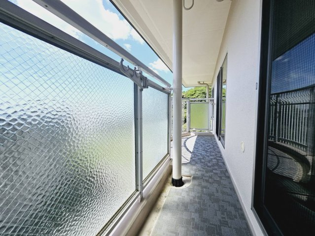 名谷25団地102号棟のバルコニー