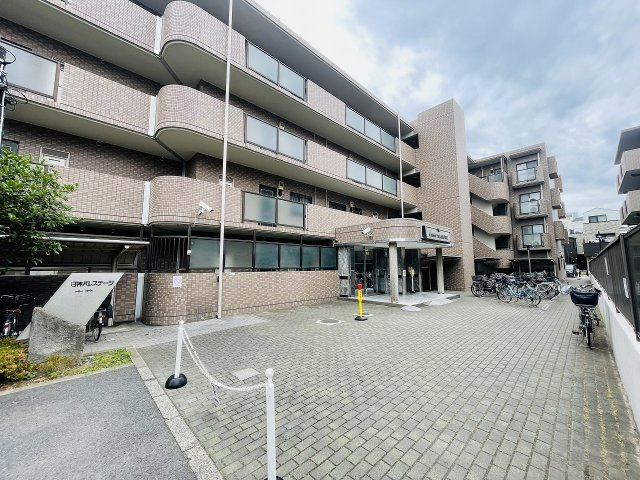 日神パレステージ志茂の外観