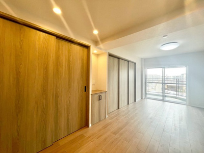 【居間・リビング】 | 千里山サニーハイツ | 現在ご返済中のカーローン・カードローン・教育ローンなどを住宅ローンに一本化したり、家具家電購入費用・引越し費用を住宅ローンと組み合わせるなど、お客さまにメリットの多い住宅ローンのご提案が可能です。