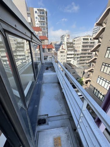 パレトーホー浅草　７Fのバルコニー