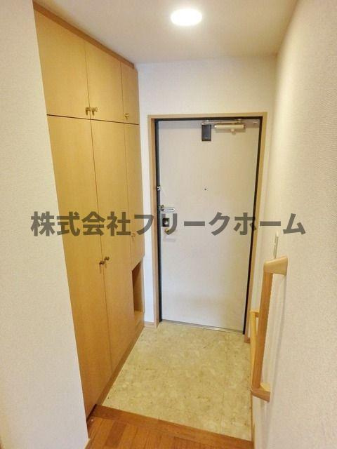 小金井市東町３丁目の賃貸マンションの玄関