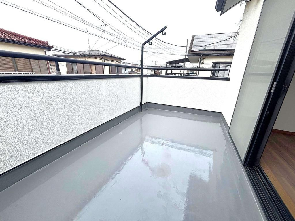 府中市紅葉丘１丁目の中古一戸建のバルコニー