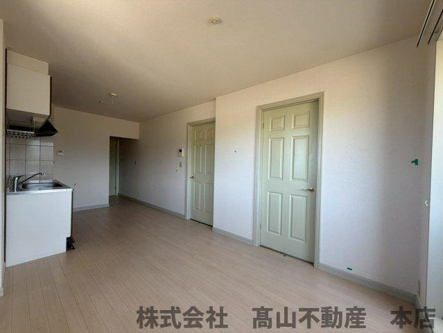 遠賀郡岡垣町大字吉木のアパートの居間・リビング
