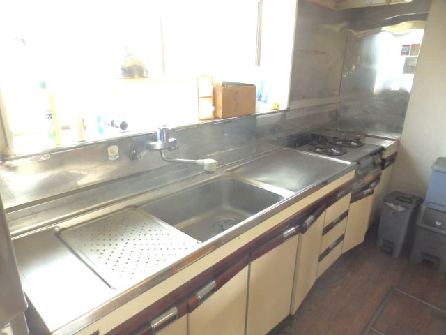 茂原市上茂原　中古戸建のキッチン|敷地約77坪公道角地 都市ガス上下水 スーパーガッツ徒歩約7分 家庭菜園スペース有 閑静な分譲地内