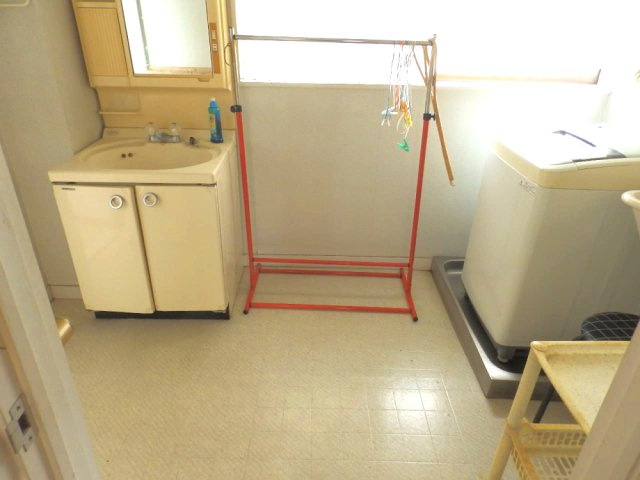 茂原市上茂原　中古戸建の独立洗面台|敷地約77坪公道角地 都市ガス上下水 スーパーガッツ徒歩約7分 家庭菜園スペース有 閑静な分譲地内