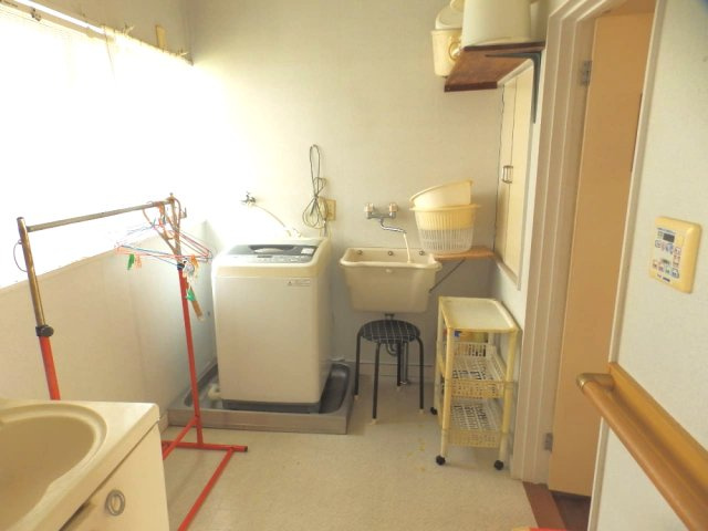 茂原市上茂原　中古戸建の独立洗面台|敷地約77坪公道角地 都市ガス上下水 スーパーガッツ徒歩約7分 家庭菜園スペース有 閑静な分譲地内
