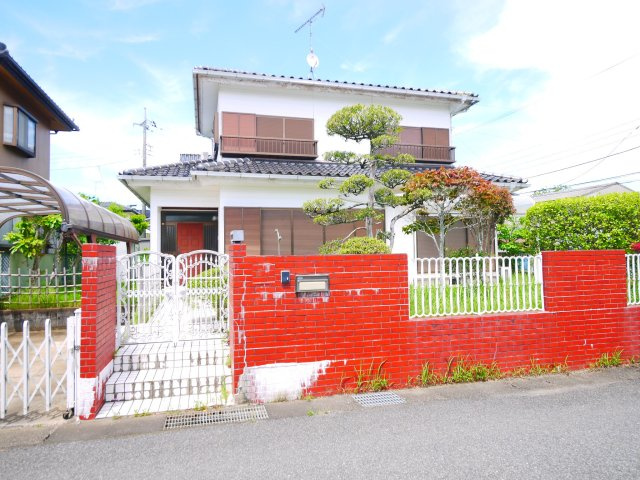 茂原市上茂原　中古戸建の外観|敷地約77坪公道角地 都市ガス上下水 スーパーガッツ徒歩約7分 家庭菜園スペース有 閑静な分譲地内