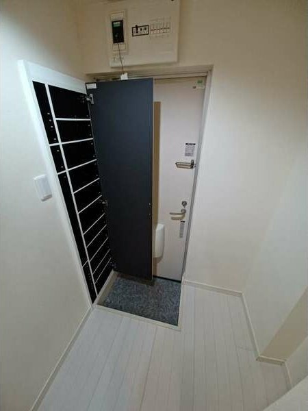 stage内田橋の玄関