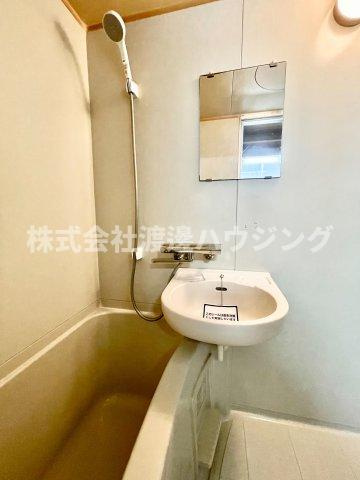 ヴィラージュみのお B棟の洗面所