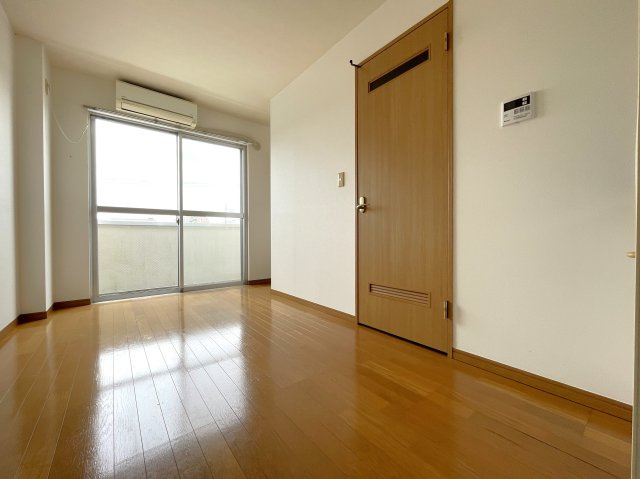 マンションオリーブの洋室