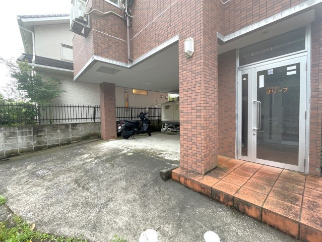 マンションオリーブのエントランス