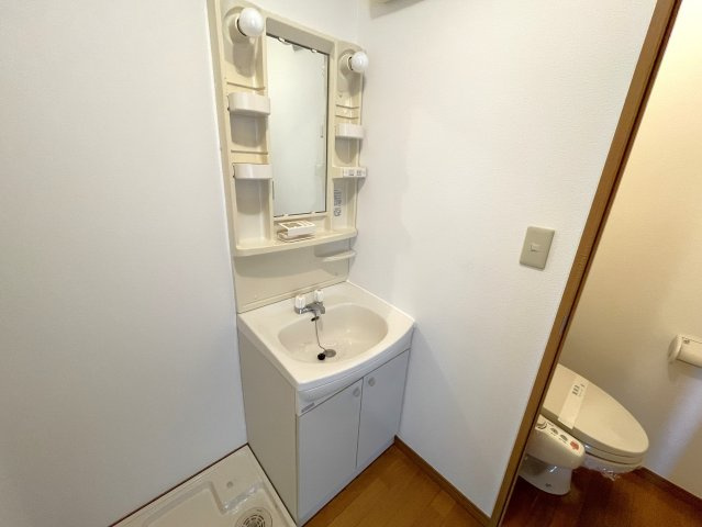 マンションオリーブの独立洗面台