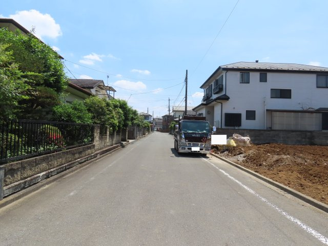 川越市かすみ野売地の前面道路含む現地写真