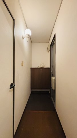 バイオレットハイツBの玄関