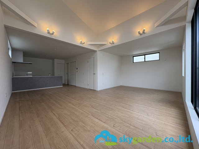 高座郡寒川町岡田２期　新築戸建　全１棟の居間・リビング