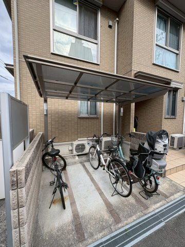 テェルツォラナのその他共用部分