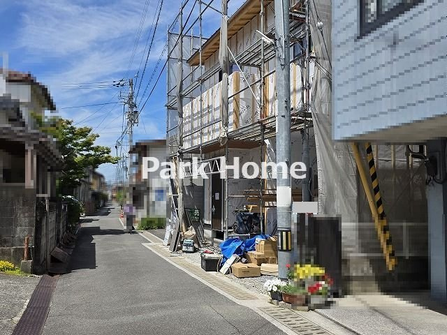高知市旭駅前町　新築戸建ての前面道路含む現地写真