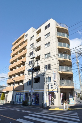 【外観】 | HF上石神井レジデンス | 鉄筋コンクリート造のがっちりとした建物。