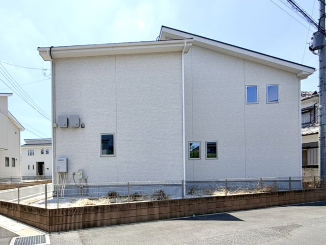 【中古戸建】伊勢崎市太田町の外観|■外観｜特徴のある個性的な住まいと美しい街並み、そして住みやすい環境を、ぜひ現地でご覧になりませんか。お気軽にお問合せください(^^)  