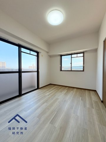 ロワールマンション古賀の洋室