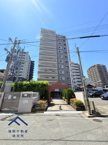 ロワールマンション古賀の外観