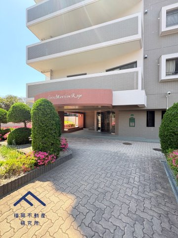 ロワールマンション古賀のエントランス