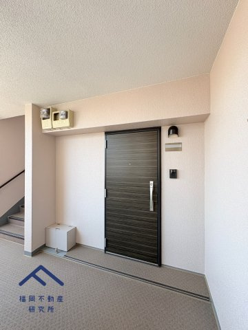 ロワールマンション古賀の玄関