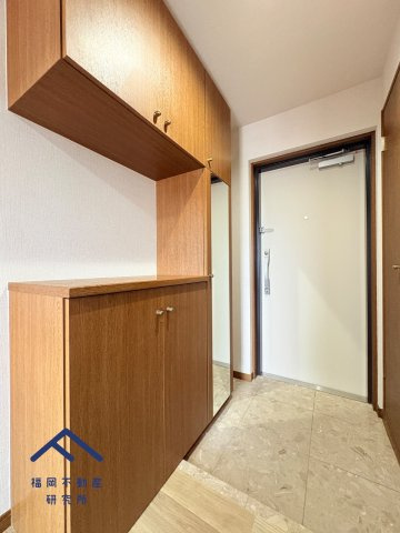 ロワールマンション古賀の玄関