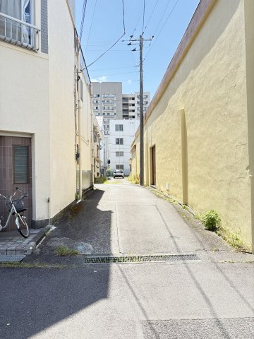 売土地　沼津市高沢町の周辺|お車の出入りがしやすい約4m道路に接道しており、毎日の移動もスムーズです。