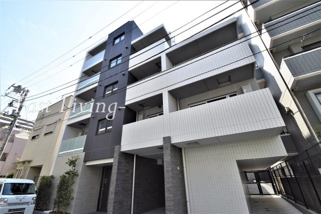 新宿区新小川町の賃貸マンションのエントランス