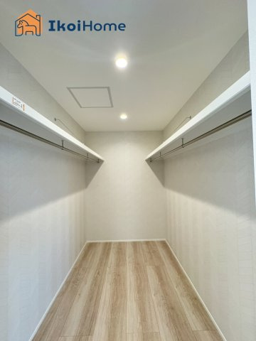 明石市大久保町谷八木　新築戸建の収納|【ホームページに現地動画掲載中】●年中無休：当日予約可●たくさんの洋服が収納できるWICあり！