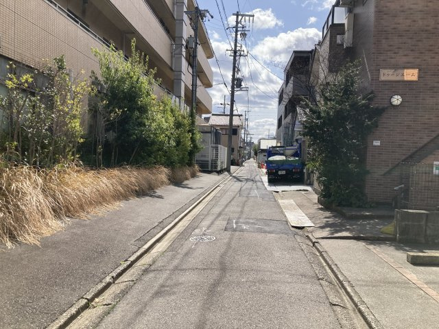 ドゥージエームの周辺