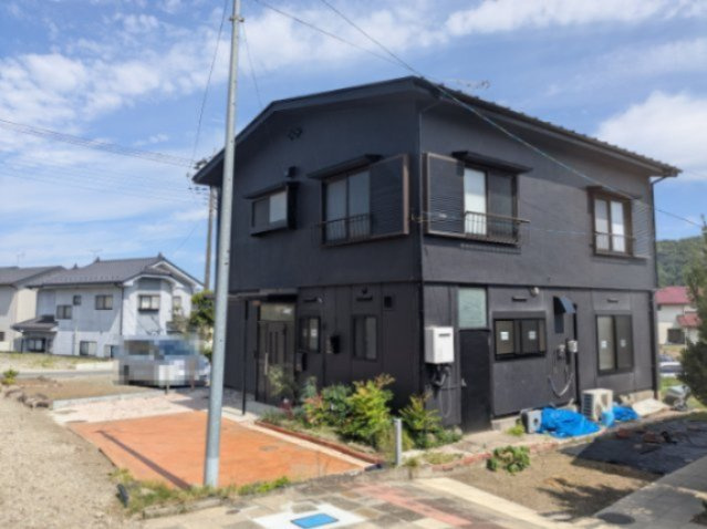 中古戸建　安中市安中4丁目の駐車場|静かな住環境で眺めも良好です。