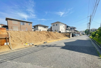 【前面道路含む現地写真】