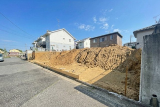 【前面道路含む現地写真】