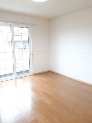 ガーデンコート　Ｃの内装|明るい室内です
