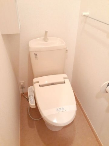 ガーデンコート　Ｃのトイレ|落ち着いた色調のトイレです