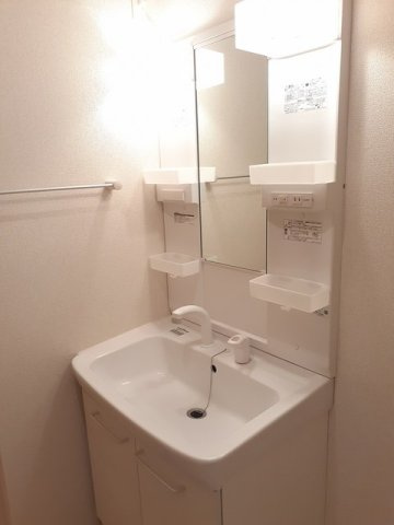 セレーナ潤　Ⅱの洗面所|コンパクトで使いやすい洗面所