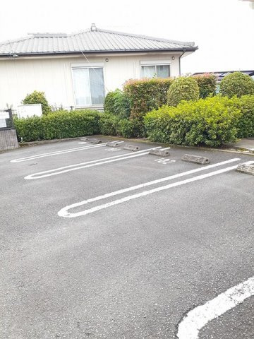ヴィラパークサイドの駐車場|駐車場完備です