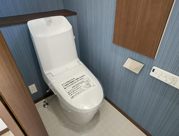【新築】鶴ヶ島市上広谷新築分譲住宅 全1棟のトイレ|シンプルなトイレスペース