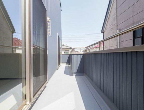 【新築】鶴ヶ島市上広谷新築分譲住宅 全1棟のバルコニー|陽当り良好なバルコニーです