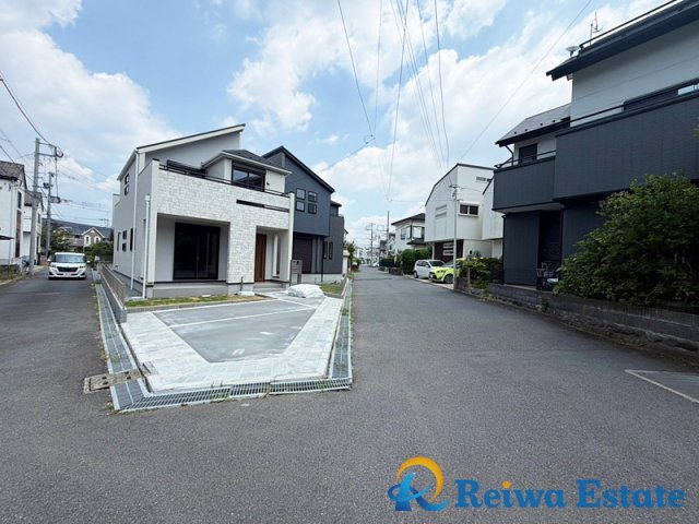 新築戸建　茅ヶ崎市室田3丁目の前面道路含む現地写真