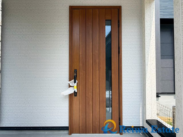 新築戸建　茅ヶ崎市室田3丁目の玄関