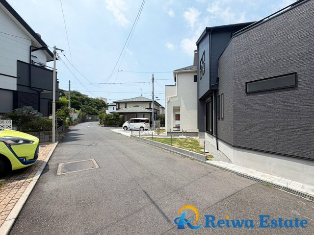 新築戸建　茅ヶ崎市室田3丁目の前面道路含む現地写真|周辺は戸建てを中心とした閑静な住宅街で子育て世帯にオススメな住環境☆彡
