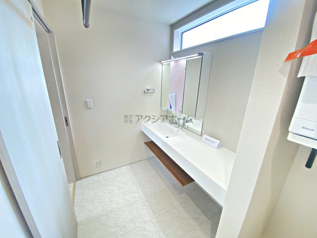 所沢市向陽町・全1棟　新築一戸建　～1部屋増やせる！～の独立洗面台|シャンプードレッサー付洗面化粧台