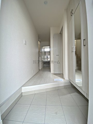 所沢市向陽町・全1棟　新築一戸建　～1部屋増やせる！～の玄関