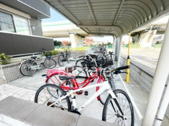 エミナーレ西大宮のその他共用部分|自転車置き場